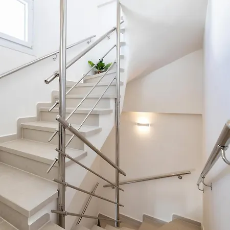 With Sea View باروس